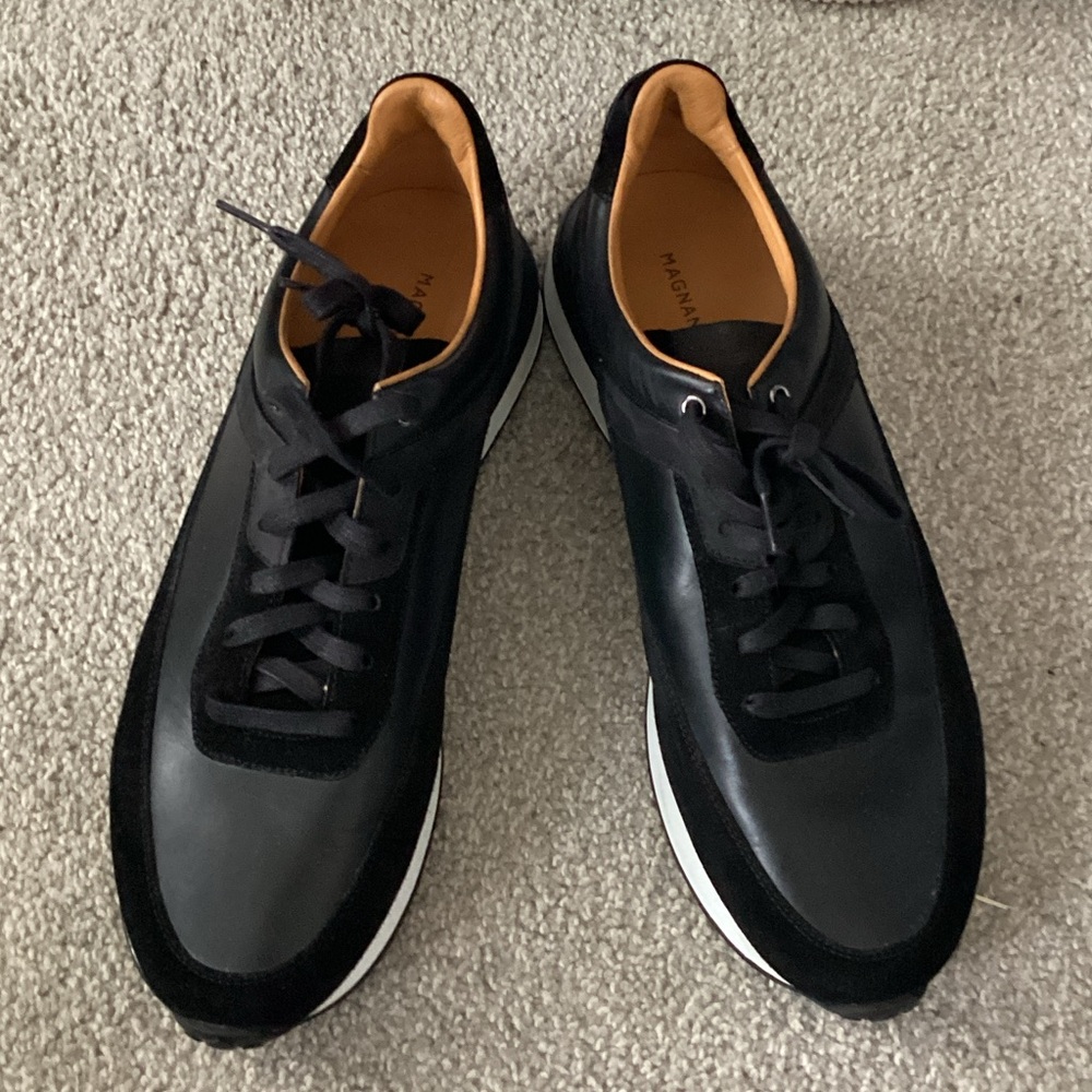 Magnanni Black Leather and Suede Low-Top Sneakers
